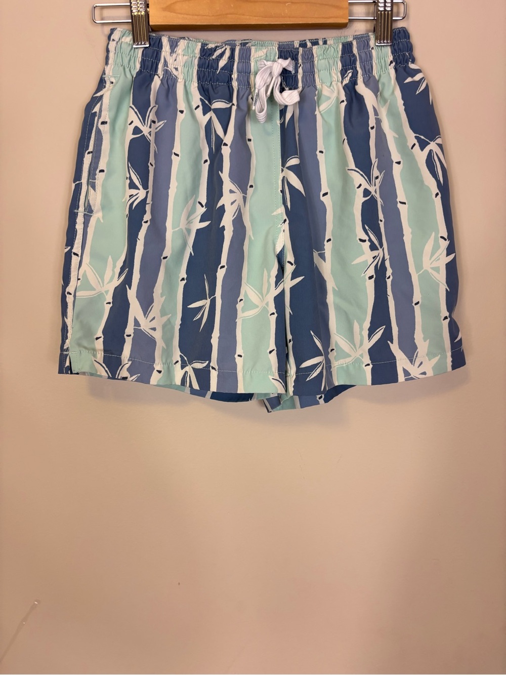 chubbies Blue and Mint Green Patterned Swim Trunks Men’s Small